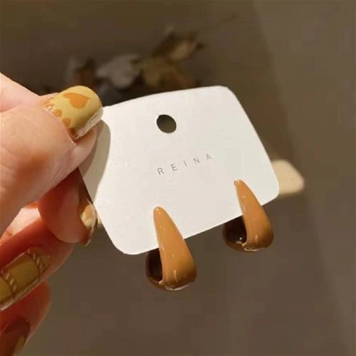 گوشواره رنگ نود