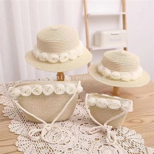 کیف و کلاه دور شکوفه